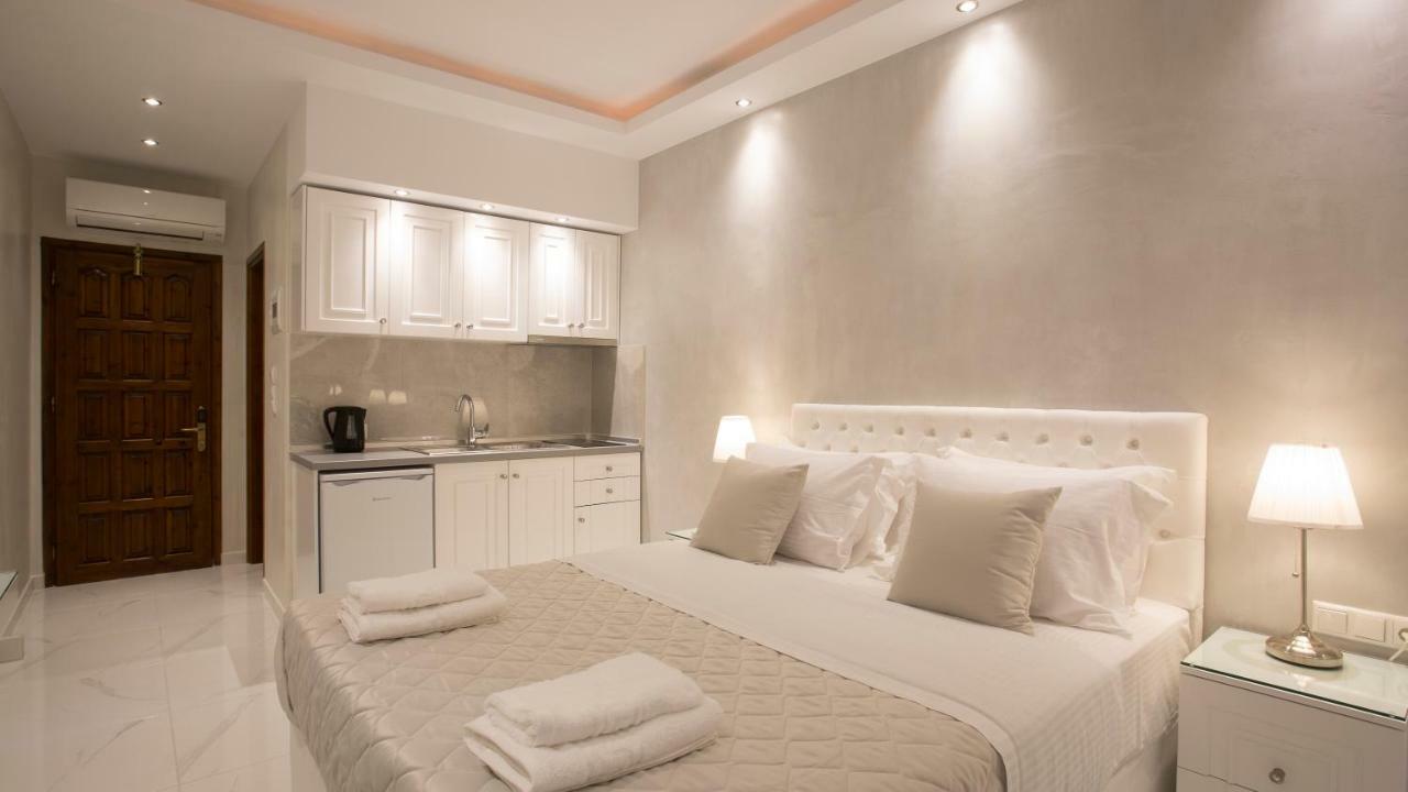 Amaryllis Luxury Rooms ปลาตาโมนาส ภายนอก รูปภาพ